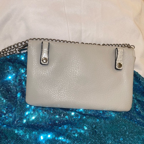 Anne Klein clutch bag with silver chain new with no tag. - Picture 3 of 12